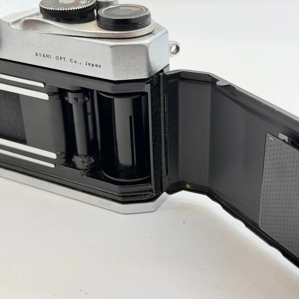 Honeywell Pentax Spotmatic 35mm SLR Film Camera Body Silver Black 1291563